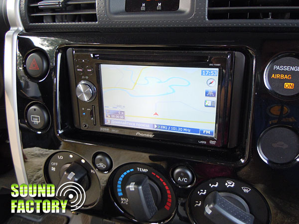 Уставновка: Автомагнитола в Toyota FJ Cruiser Установка: Автомагнитола в Toyota FJ Cruiser